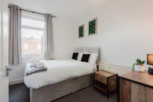 Free parking, late check out CoOp Live Etihad Stadium 3-bed house