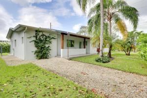 Spacious and Serene Miami Home Walk to Metrorail!