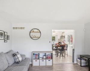 Newly Luxury Dream Home With 4 Bedroom 2 Full Bath, Full Body Massage Chair, 65Inch TV, Nice Deck, Fenced Backyard, Private Gym