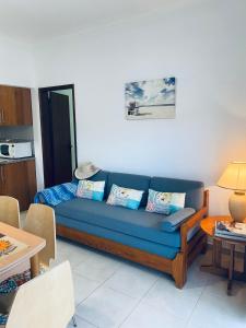 Bright holiday apartment withPool