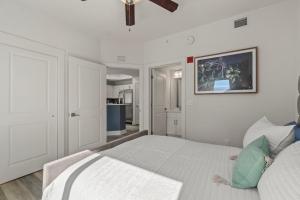 New Calypso Beach Resort Corner Unit Sleeps 8! by Dolce Vita Getaways PCB