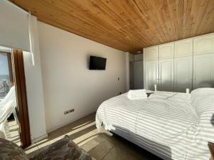 Único y amplio depto. frente al mar