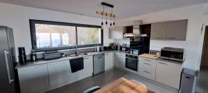 Villa de Luxe avec Piscine à débordement chauffée à Porticcio