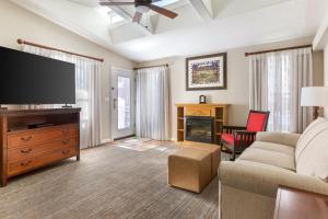 Two-Bedroom Suite room in PVC at The Roundhouse Resort By Diamond Resorts