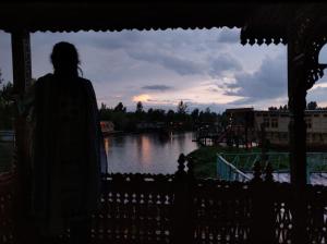 OMAR KHAYYAM HOUSEBOAT Retreat