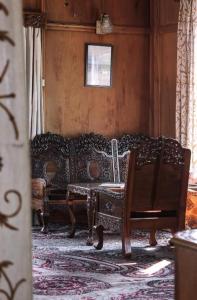 OMAR KHAYYAM HOUSEBOAT RETREAT and FAVELA HEADROOMS