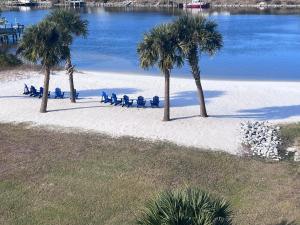 Perdido Escape Spacious 3BR 3BA Condo Beach Pool