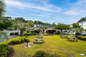 2 BR Condo with Shared Pool, Near Outlet Mall