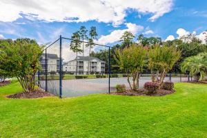 2 BR Condo with Shared Pool, Near Outlet Mall