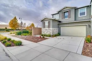 Newly Built Tracy Home with Backyard and Pool Access! - تراساي