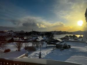 Fjord-View Retreat with Free Parking and Fast Internet