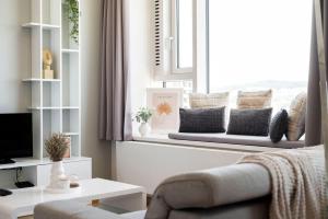 Luxury 1BDRM on the 28th floor