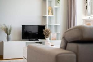 Luxury 1BDRM on the 28th floor