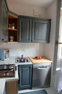 La Verbena a fianco del Vittoriale, vista piscina, 10 minuti a piedi dal lungo lago