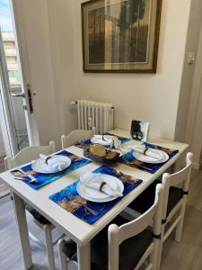 Sunny Sands Apartments