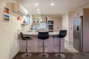Comfortable Spacious Home, Close to Beach