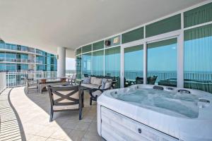 Turquoise Place C0809