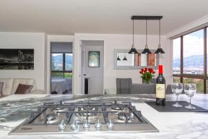 Alcazar de oviedo by Host Medellin