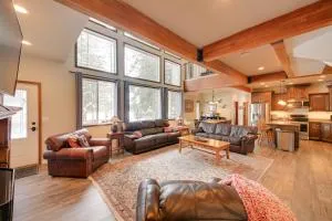 Expansive Group Lake House with Private Hot Tub! - Laclede