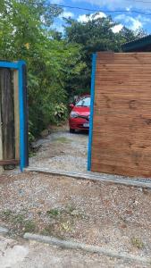 Casa na mata e pé na areia