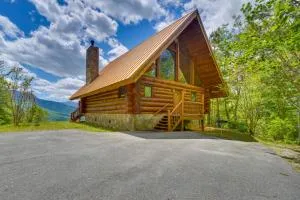 Gatlinburg Cabin with Deck about 11 Miles to Downtown - Newport