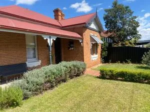 Merala a cosy cottage with easy stroll to CBD - Mudgee