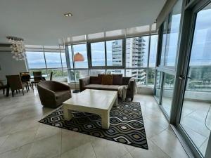 River Wood I Sunny 1 BDR in Costa del Este