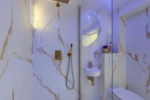 Appartements Suite romantique avec jacuzzi : photos des chambres