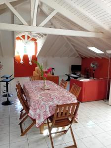 Haut de Villa LA FLEUR DE CANNE - Ubytování bez kategorie ve městě Lamentin