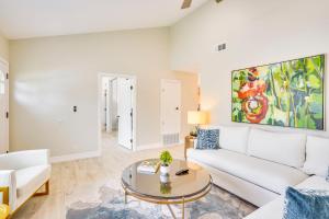 Idyllic Tustin Home with Private Patio and Grill