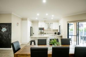 Bellevue Holiday House