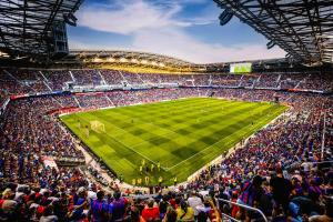 Duplex apt - Dining - 80in Projector - Pool Table