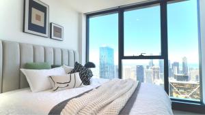 Top CBD Skyline Luxury Apartments 2 Beds or 3 Beds, 2 Baths, Free Parking