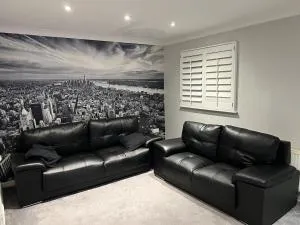 Nice House in a Quiet Estate - NO HOUSE PARTIES ALLOWED - 艾纯查姆