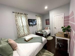 Large 7br 3bath Sleeps 20 3 Living rooms Deck