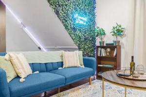 Large 7br 3bath Sleeps 20 3 Living rooms Deck