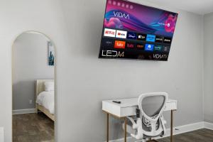 Stylish Scottsdale Studio Getaway with Pool Access