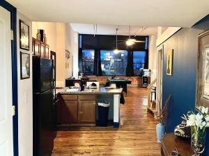 Downtown Riverview Loft