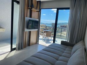 Cobertura duplex alto padrão 200m da praia