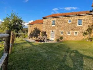 Ancienne ferme rénovée avec jardin privé, poêle à bois et terrasse - FR-1-582-44 - Cubelles