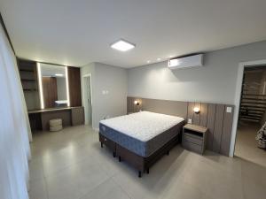 Cobertura duplex alto padrão 200m da praia