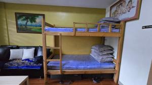 2 to 8 Staycation Tagaytay Albizia, free parking, cooking, pet friendly, wifi, netflix, nearby La Mariposa