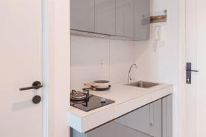 Well Designed Studio Loft at Kingland Avenue Apartment By Travelio
