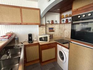 Appartement bord de mer avec balcon et parking - FR-1-652-47