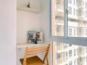 Simply and Restful Studio at Tokyo Riverside PIK 2 Apartment By Travelio