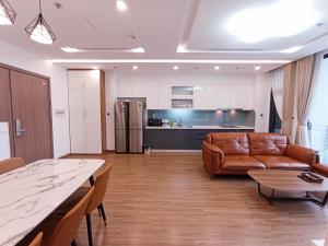 Luxury Apartment in Vinhomes Metropolis near Lotte