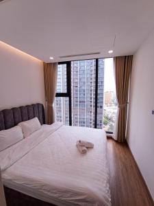Luxury Apartment in Vinhomes Metropolis near Lotte