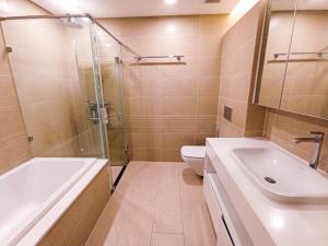 Luxury Apartment in Vinhomes Metropolis near Lotte