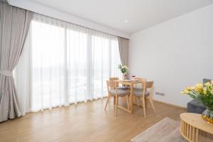 Laguna Beachside 1 bedroom apartment 2 minutes from the beach