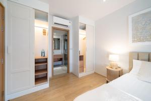 Laguna Beachside 1 bedroom apartment 2 minutes from the beach